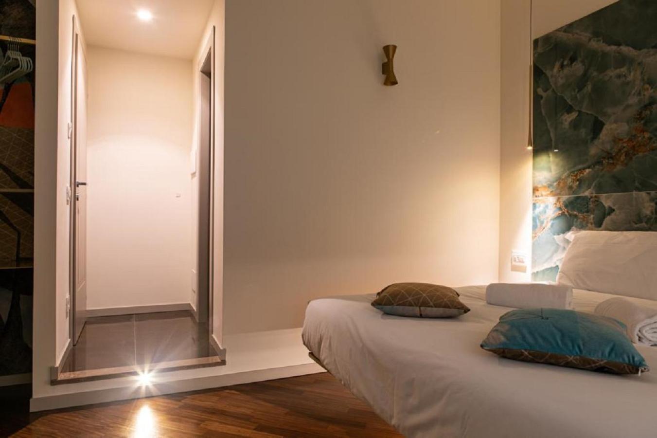 Bhr Cavour 150 Hotel Рим Екстериор снимка