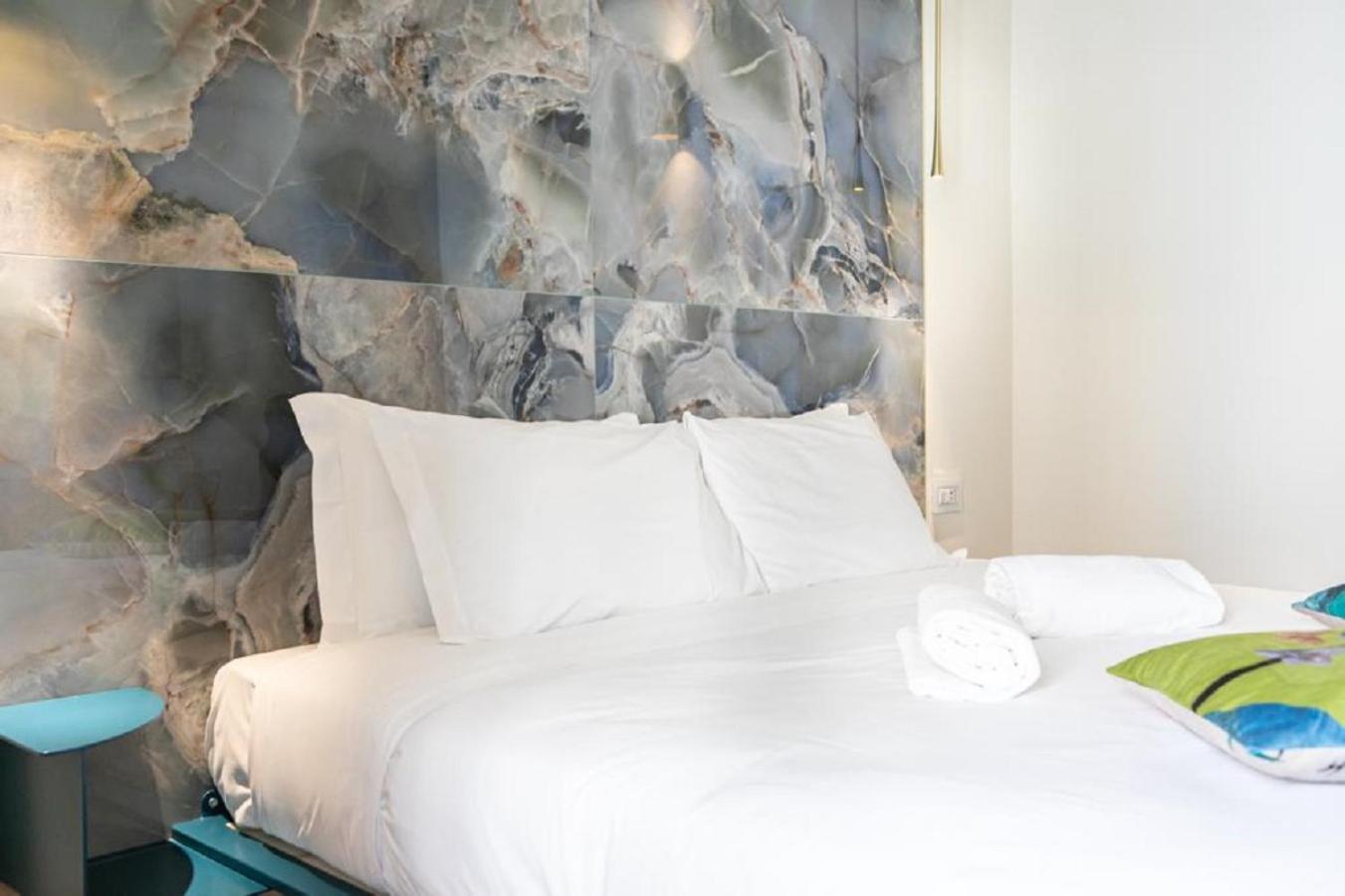 Bhr Cavour 150 Hotel Рим Екстериор снимка