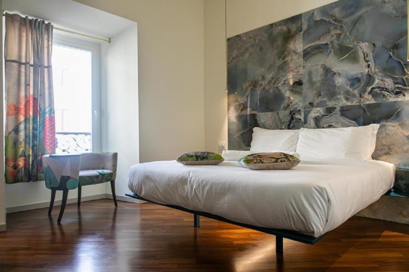 Bhr Cavour 150 Hotel Рим Екстериор снимка