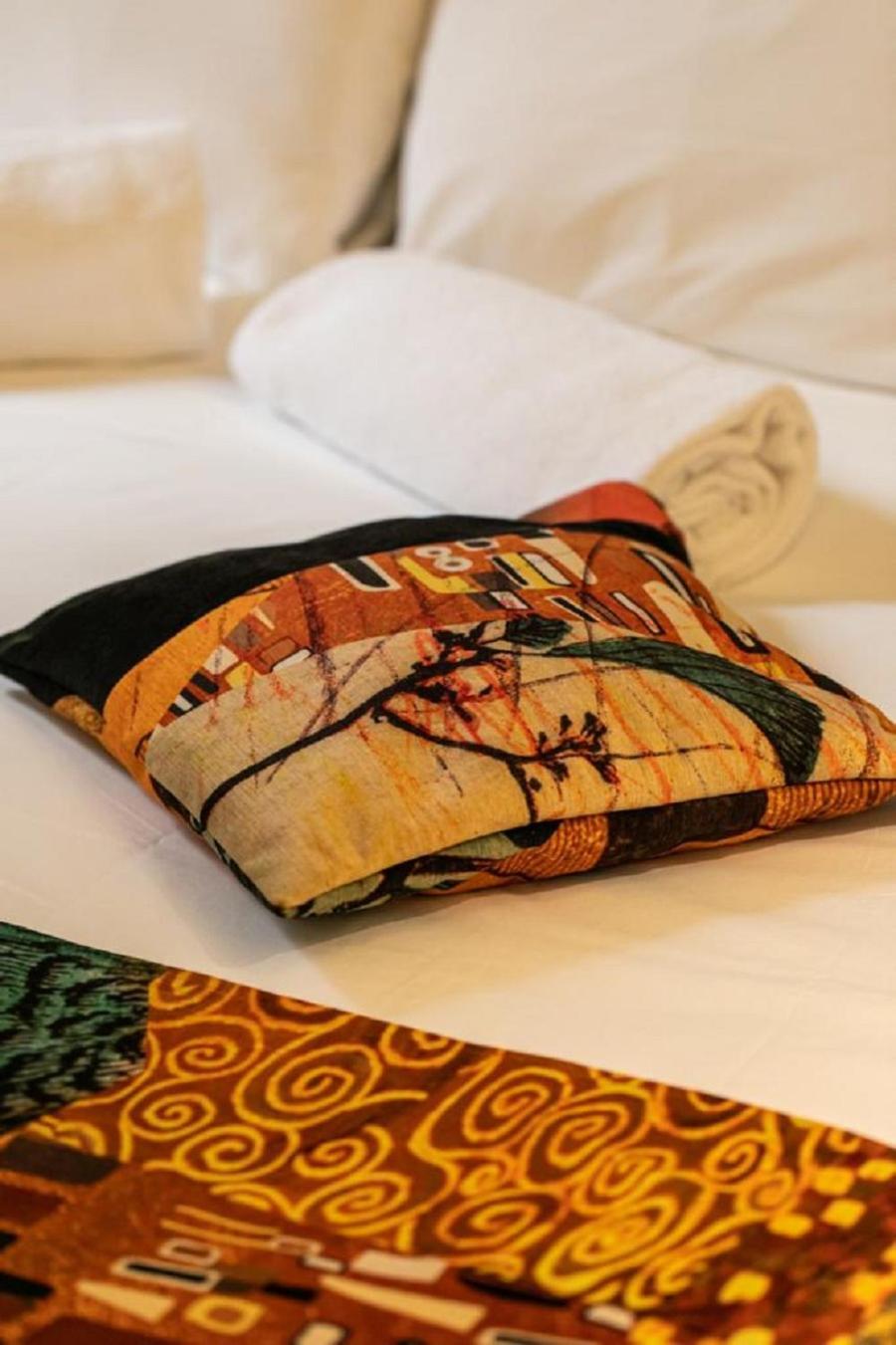 Bhr Cavour 150 Hotel Рим Екстериор снимка